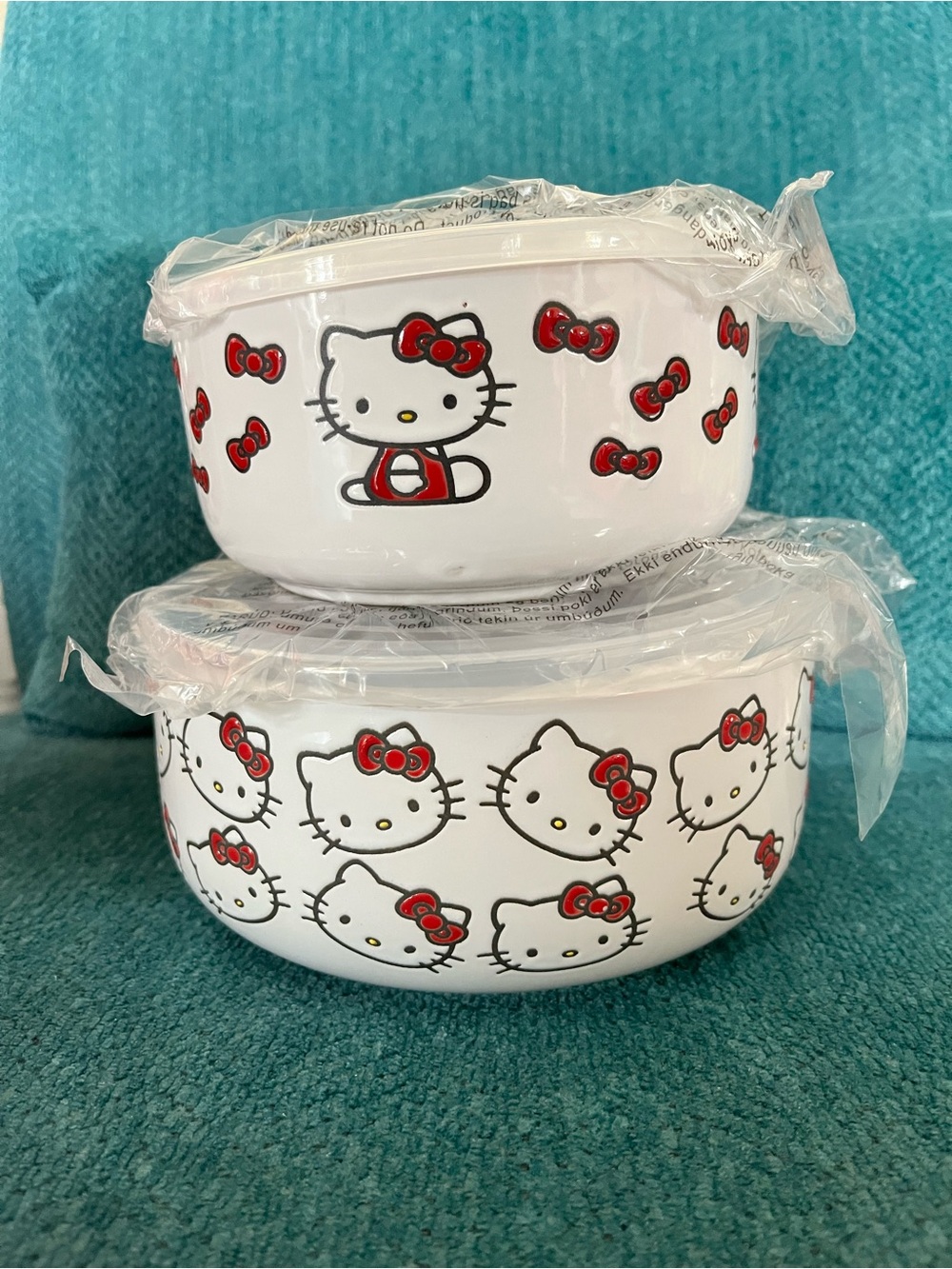 Hello Kitty Ceramic Decorated Food Storage Bowls with Lids, 2 Sets